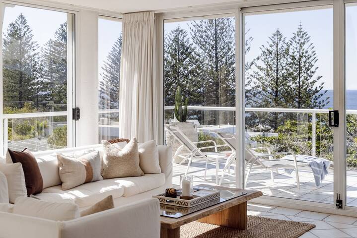 Hydra – 3 Bedrooms, Ocean views, Pool gallery image 2