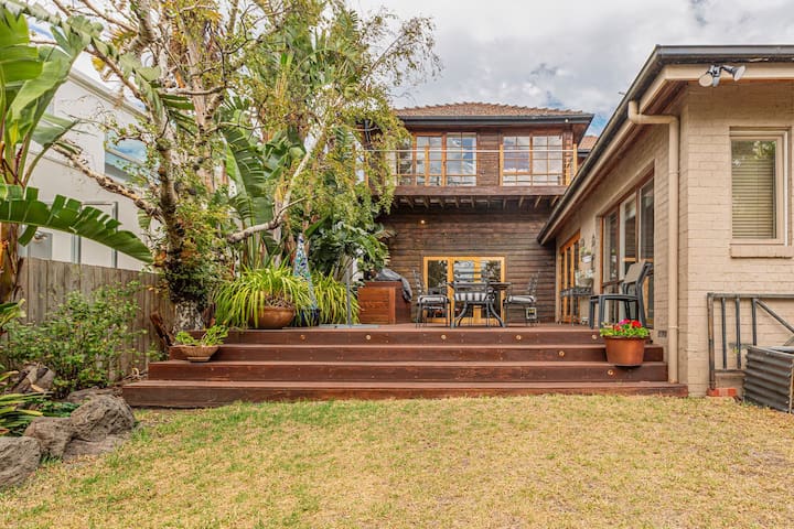 Whistling Pines—Bayside Family Stay + Granny Flat