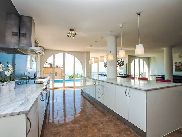 Gaudí by Interhome gallery image 3