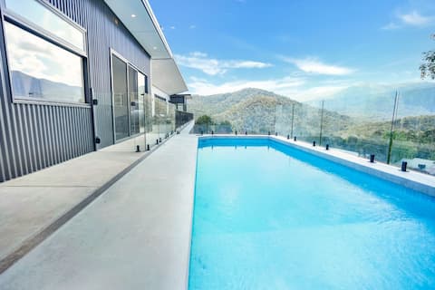 Tanderra - Pool - Sleeps 12