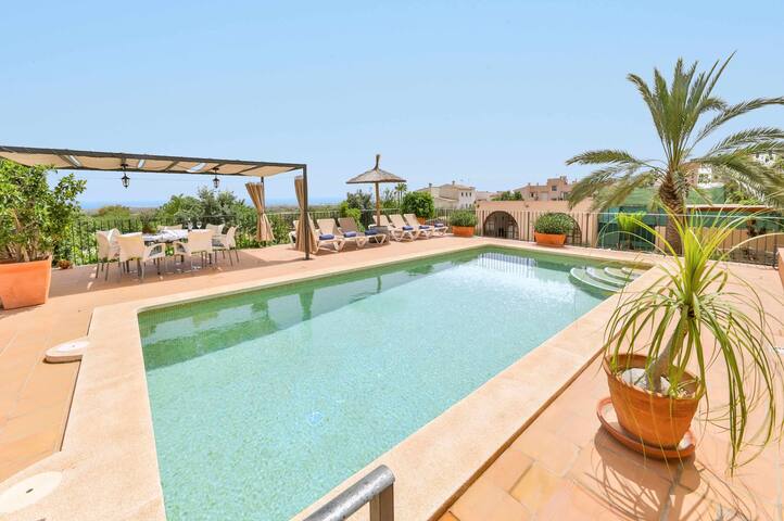 Can Trobat – Great Mallorcan villa with sea views gallery image 5