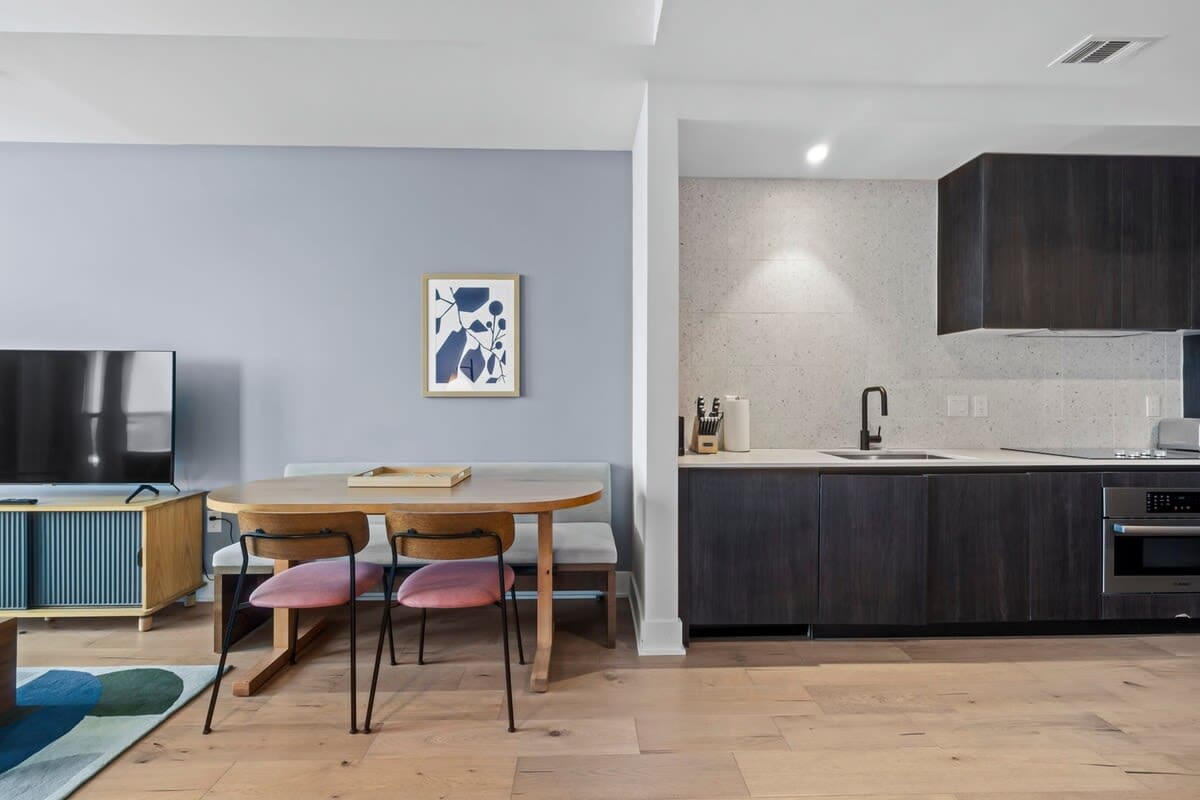 Steps to Rainey St | Heated Pool | Gym