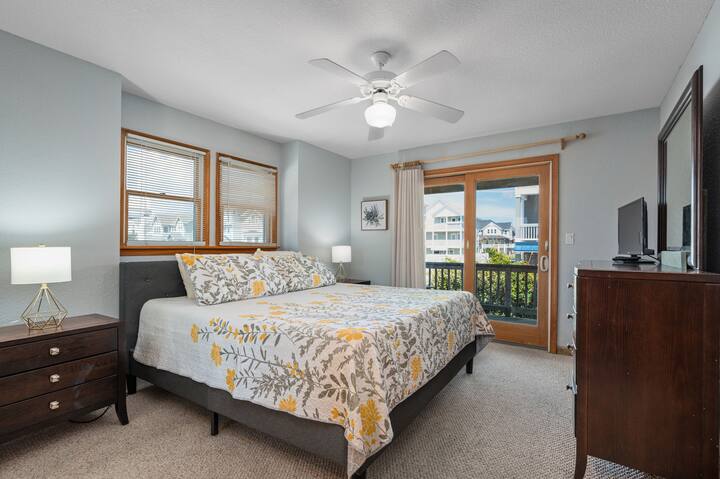 OSO84: Ships Ahoy | ML slaapkamer 6 - kingsize bed, eigen badkamer, toegang tot het terras