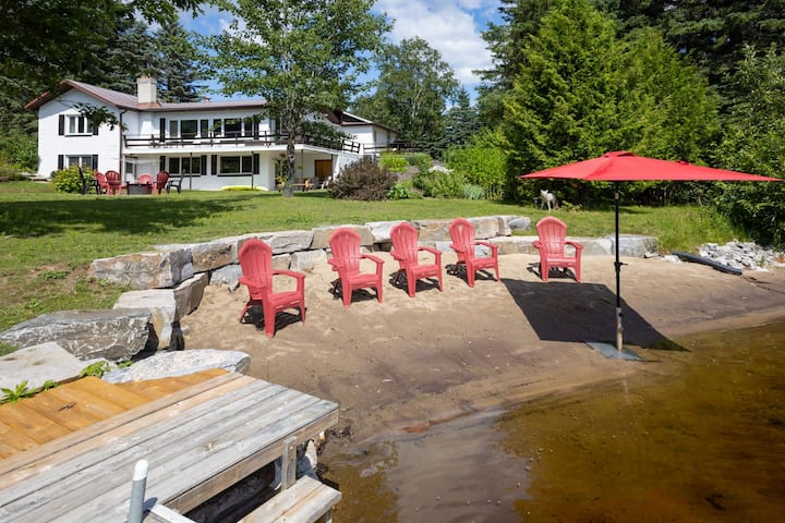 Longs Lake, Private Beach, Games Room & Bunkie - Huntsville