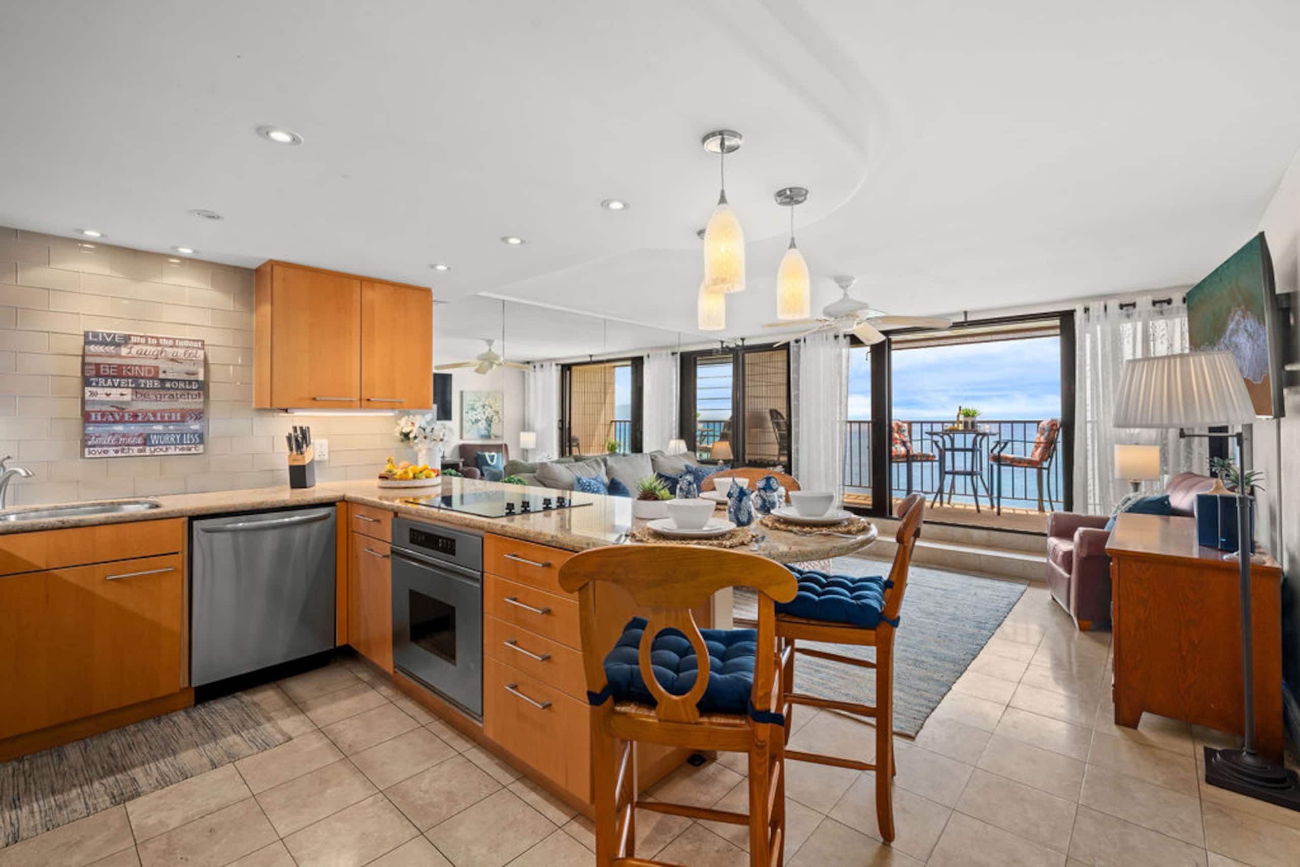 Spectacular Oceanfront Views - Image 10