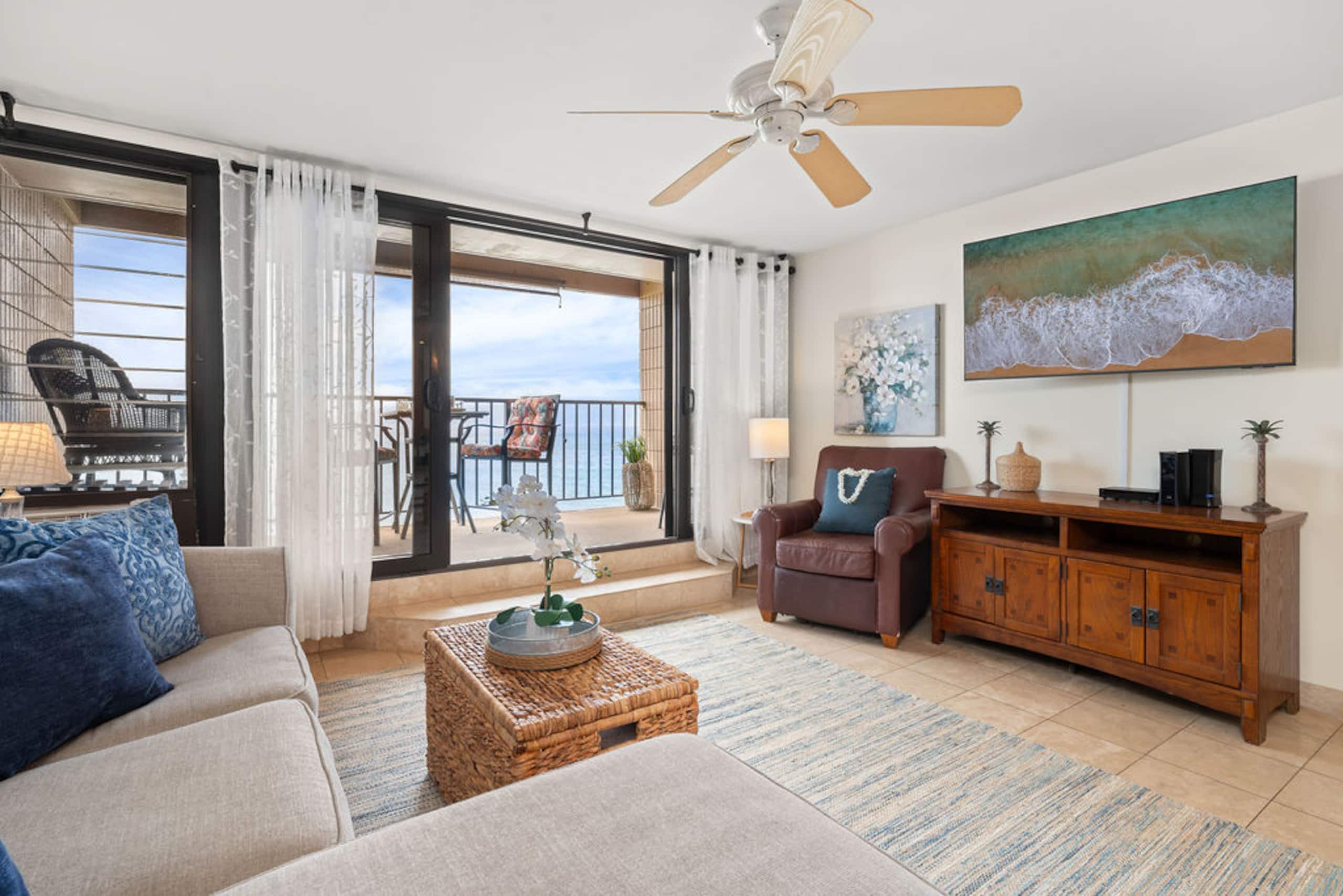 Spectacular Oceanfront Views - Image 7
