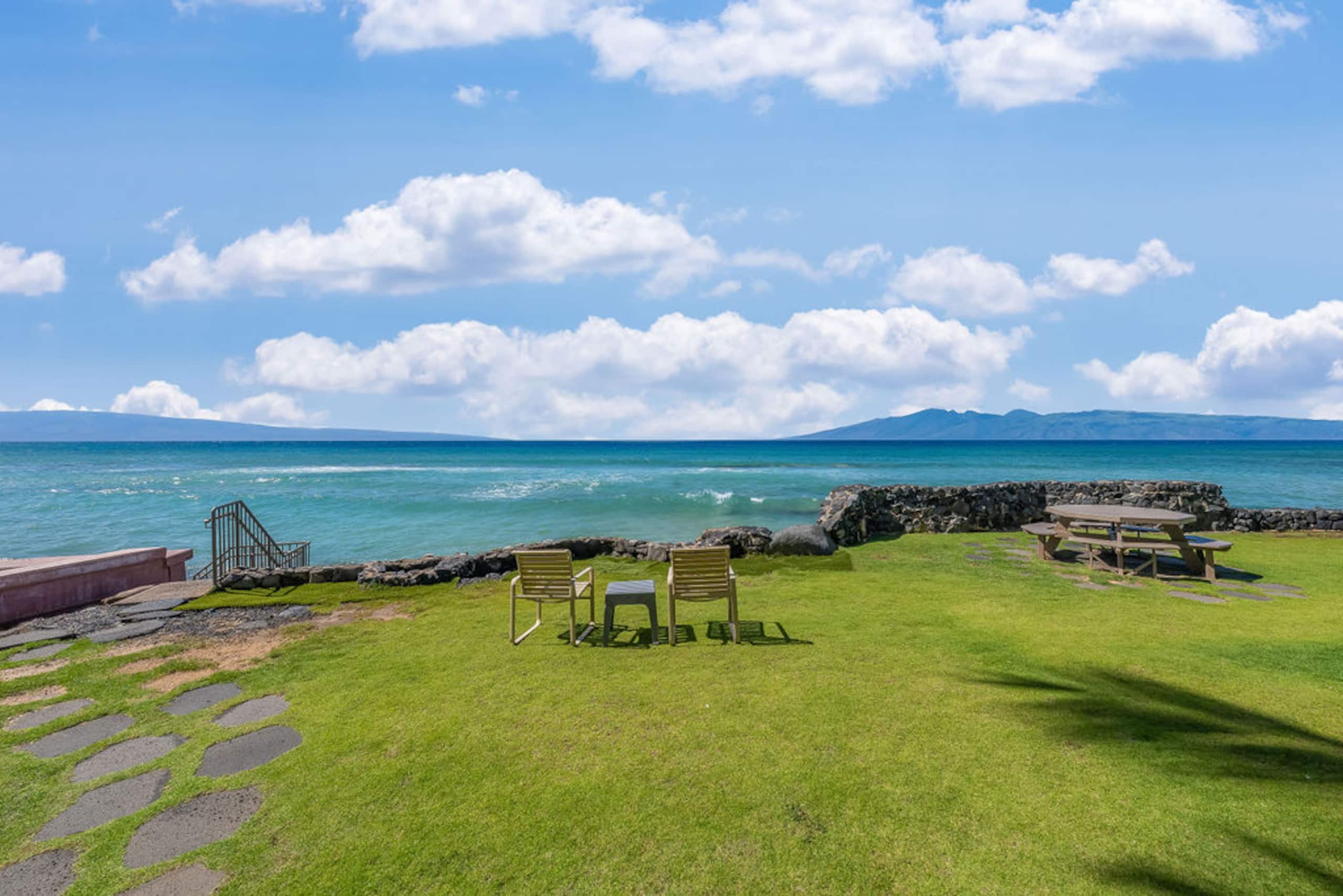 Spectacular Oceanfront Views - Image 43