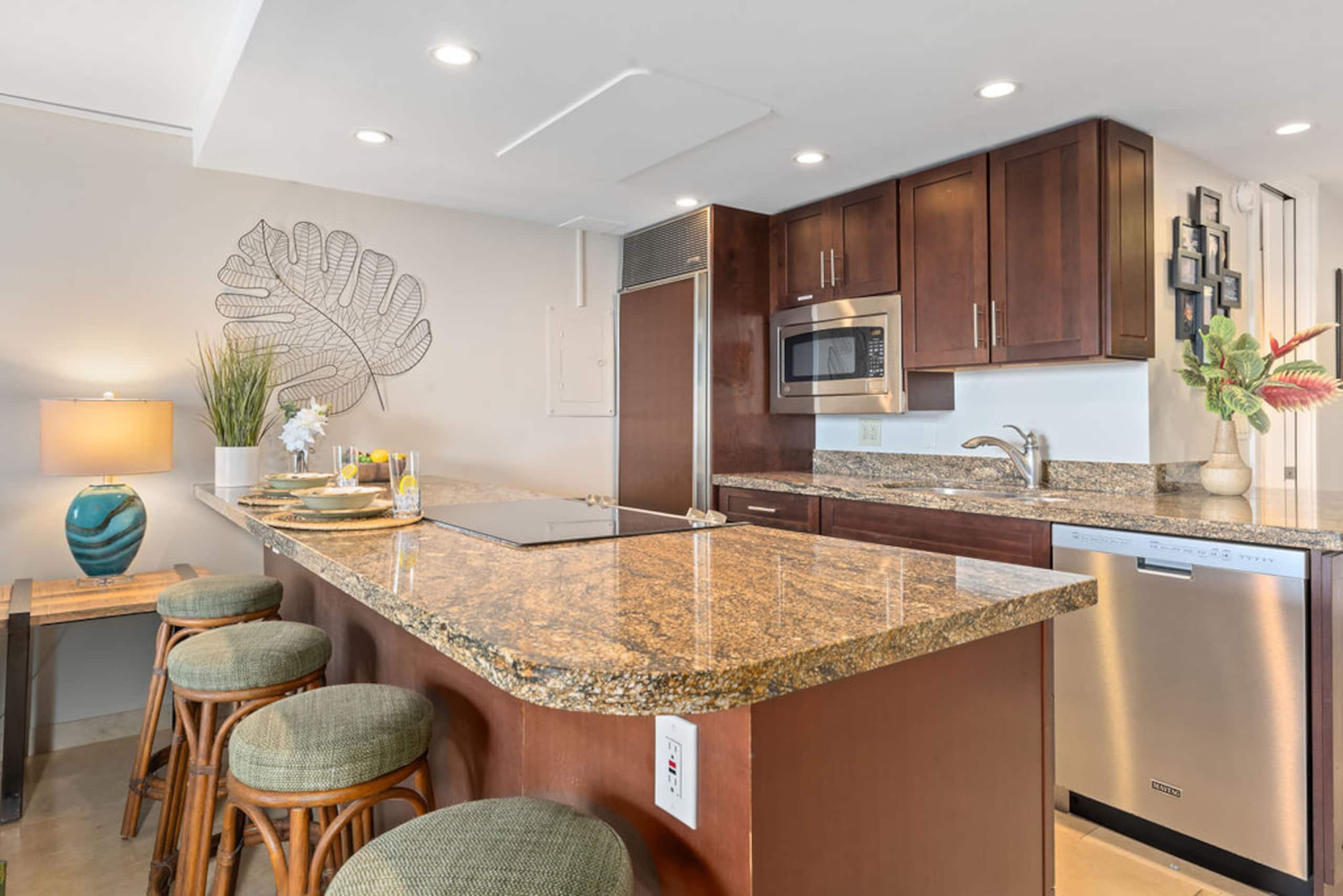 Top Notch Condo w/ AC - Image 11