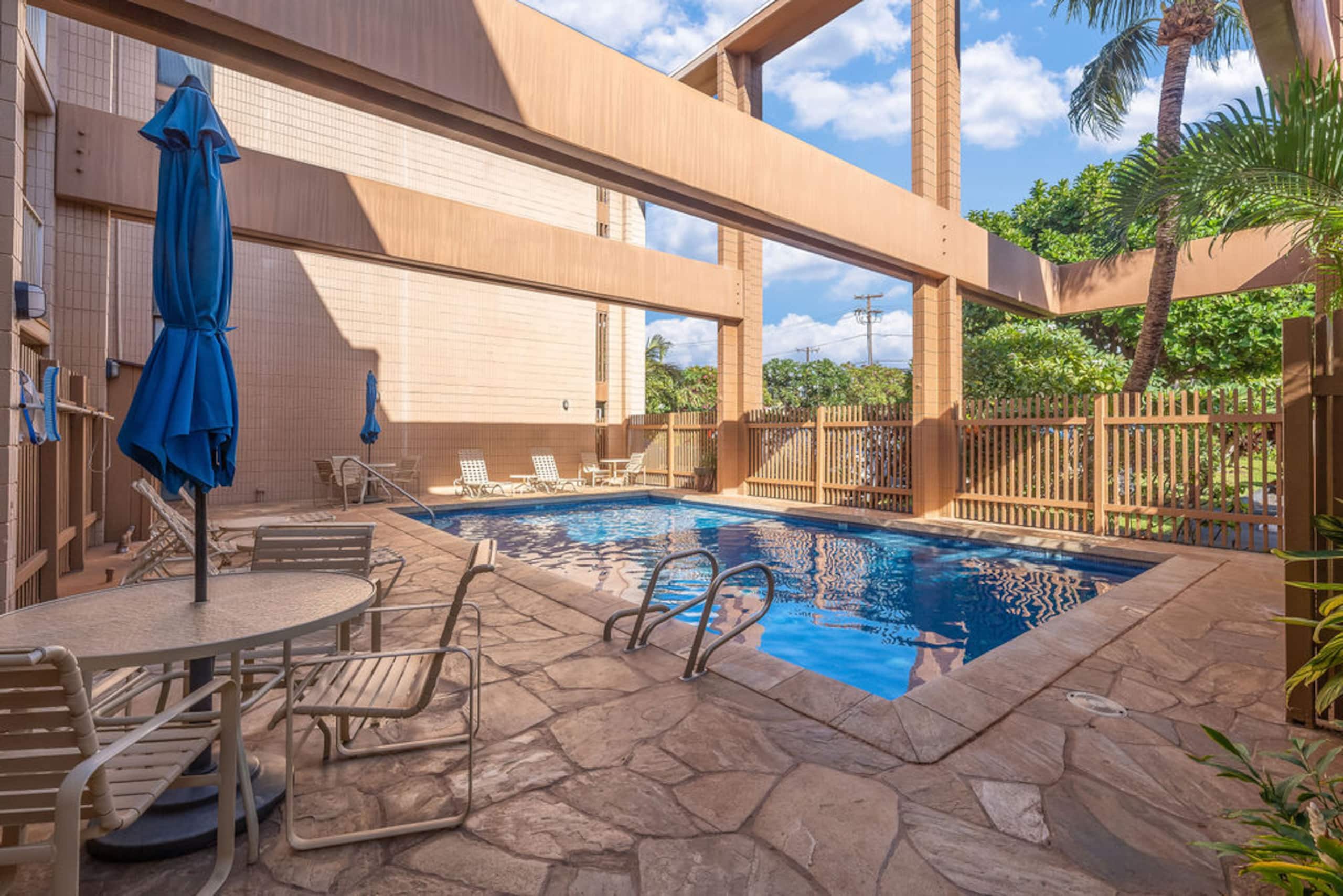 Top Notch Condo w/ AC - Image 38
