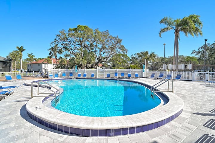 2 Pools, Hot Tub, 15 Min To Beaches, Near Img, - Bradenton, FL