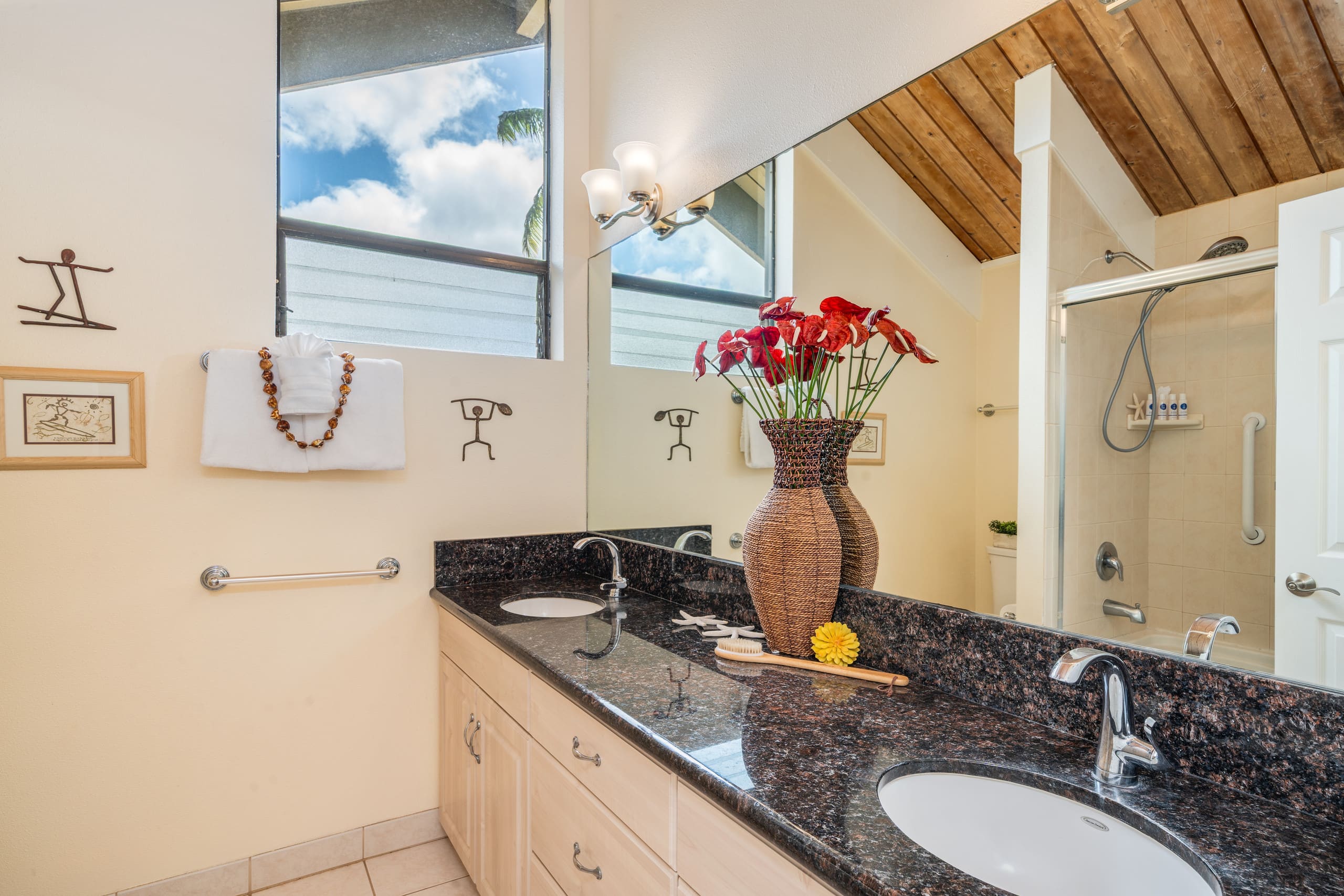 Condo in Lahaina · ★5.0 · 2 bedrooms · 4 beds · 2 baths - Image 26