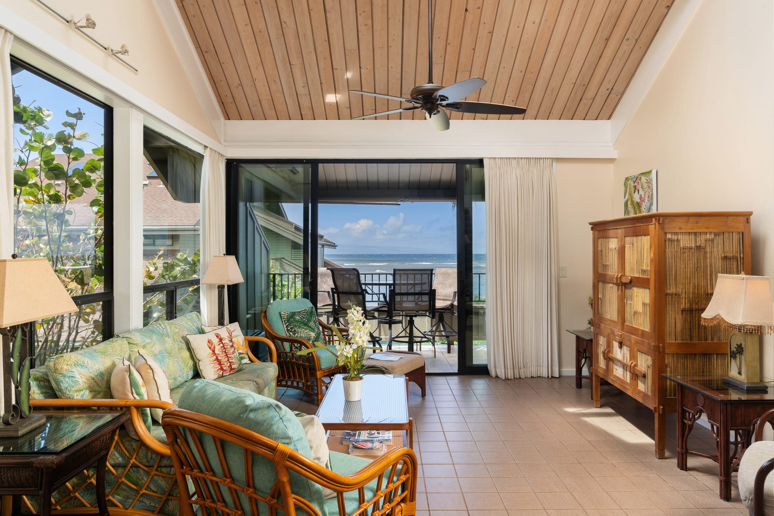 Condo in Lahaina · ★5.0 · 2 bedrooms · 4 beds · 2 baths - Image 11