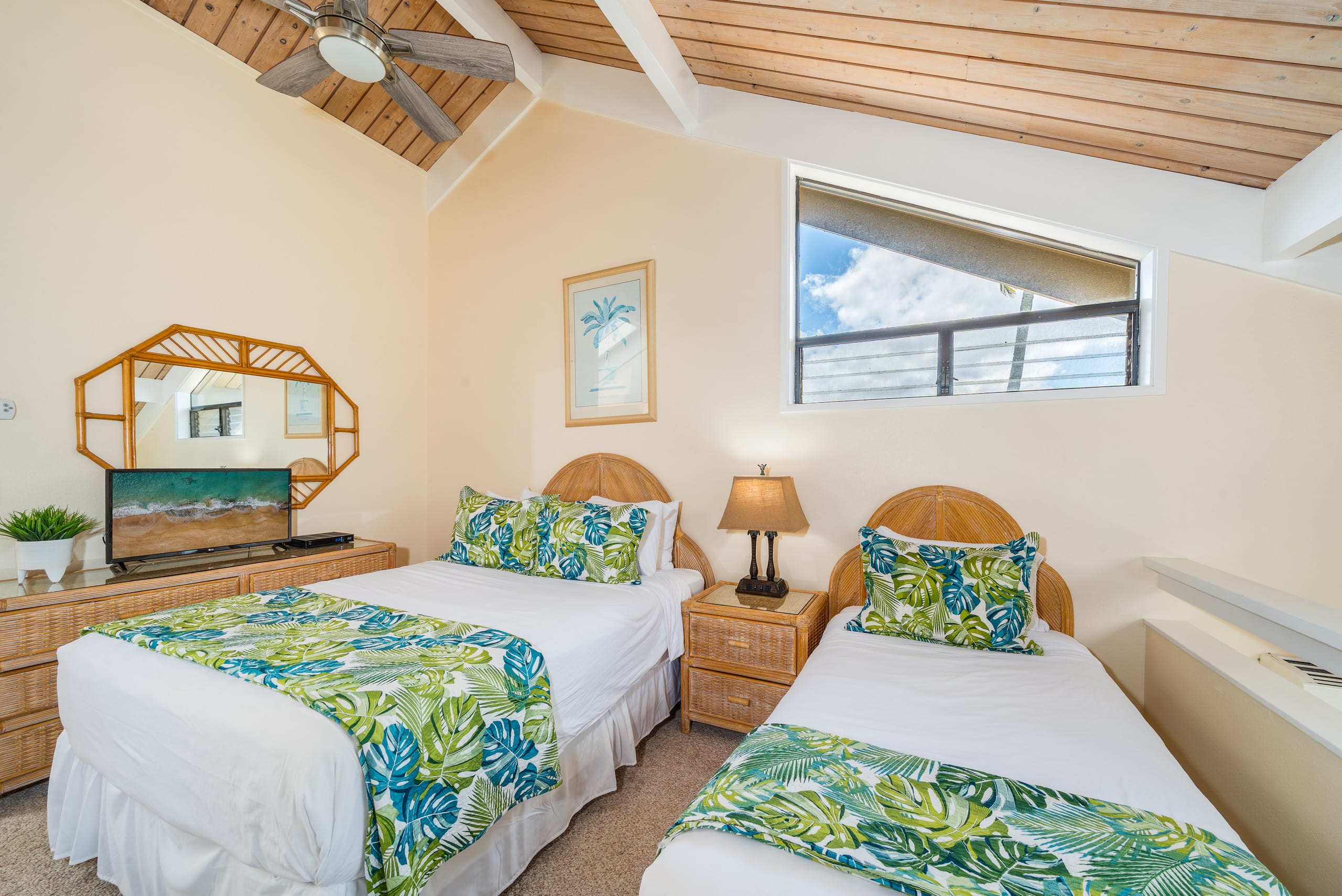 Condo in Lahaina · ★5.0 · 2 bedrooms · 4 beds · 2 baths - Image 24