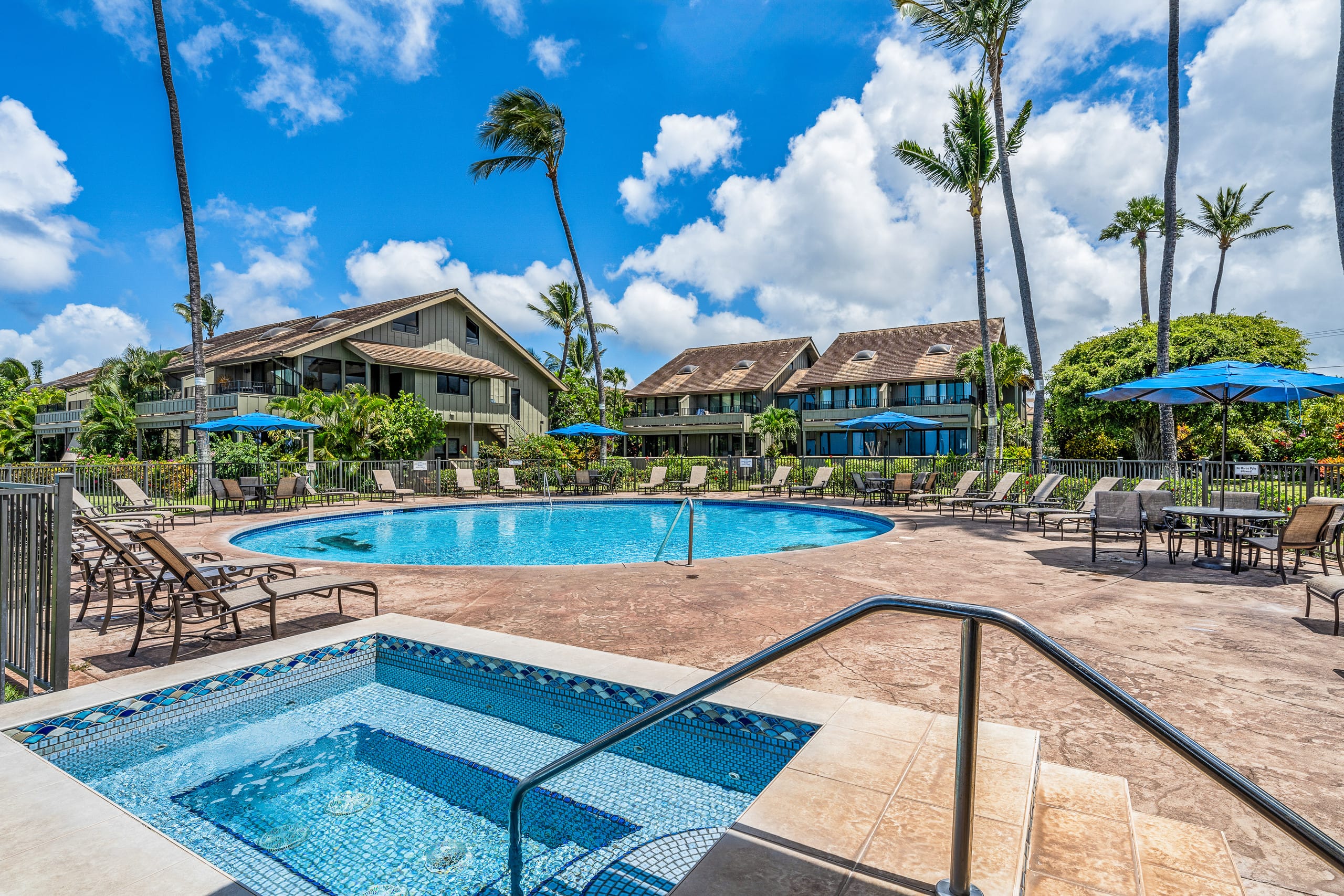 Condo in Lahaina · ★5.0 · 2 bedrooms · 4 beds · 2 baths - Image 38