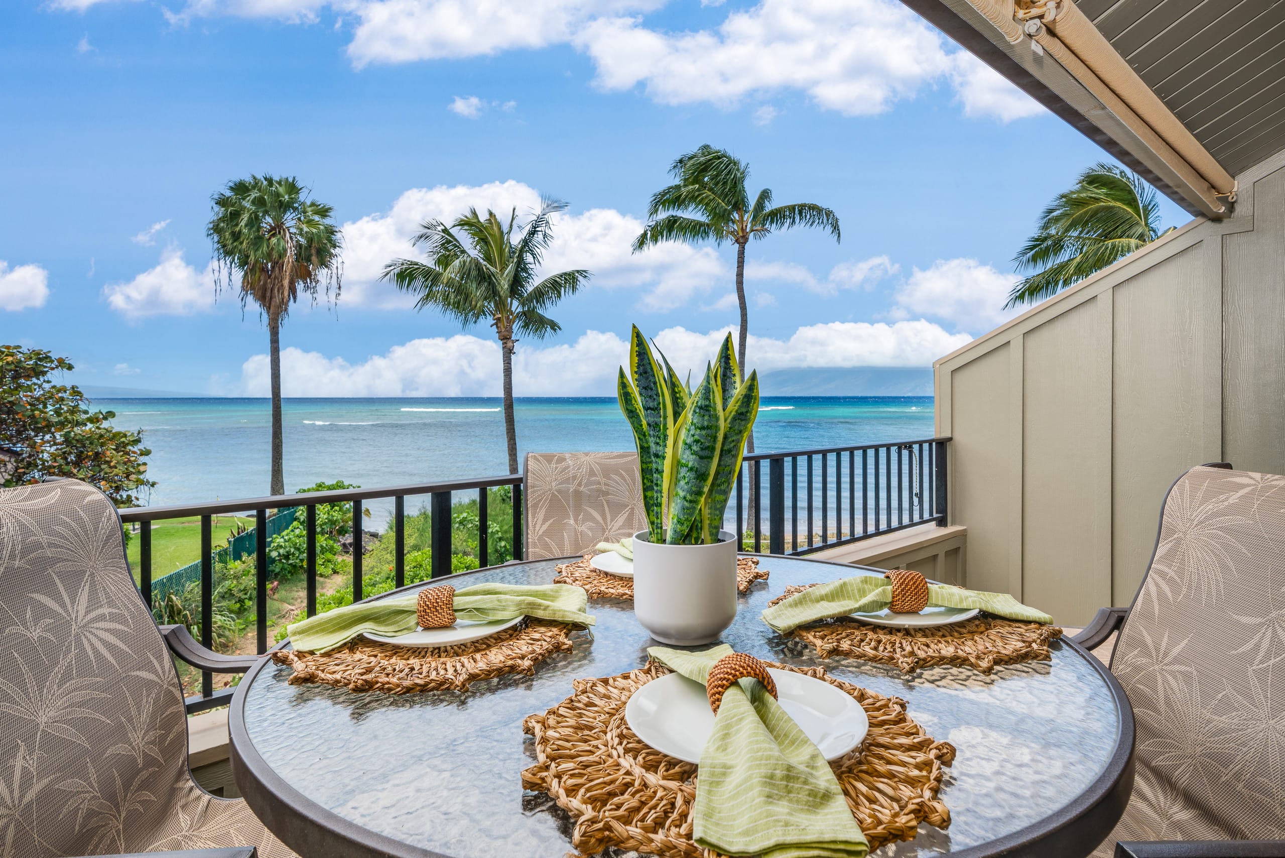 Condo in Lahaina · ★5.0 · 2 bedrooms · 4 beds · 2 baths - Image 1