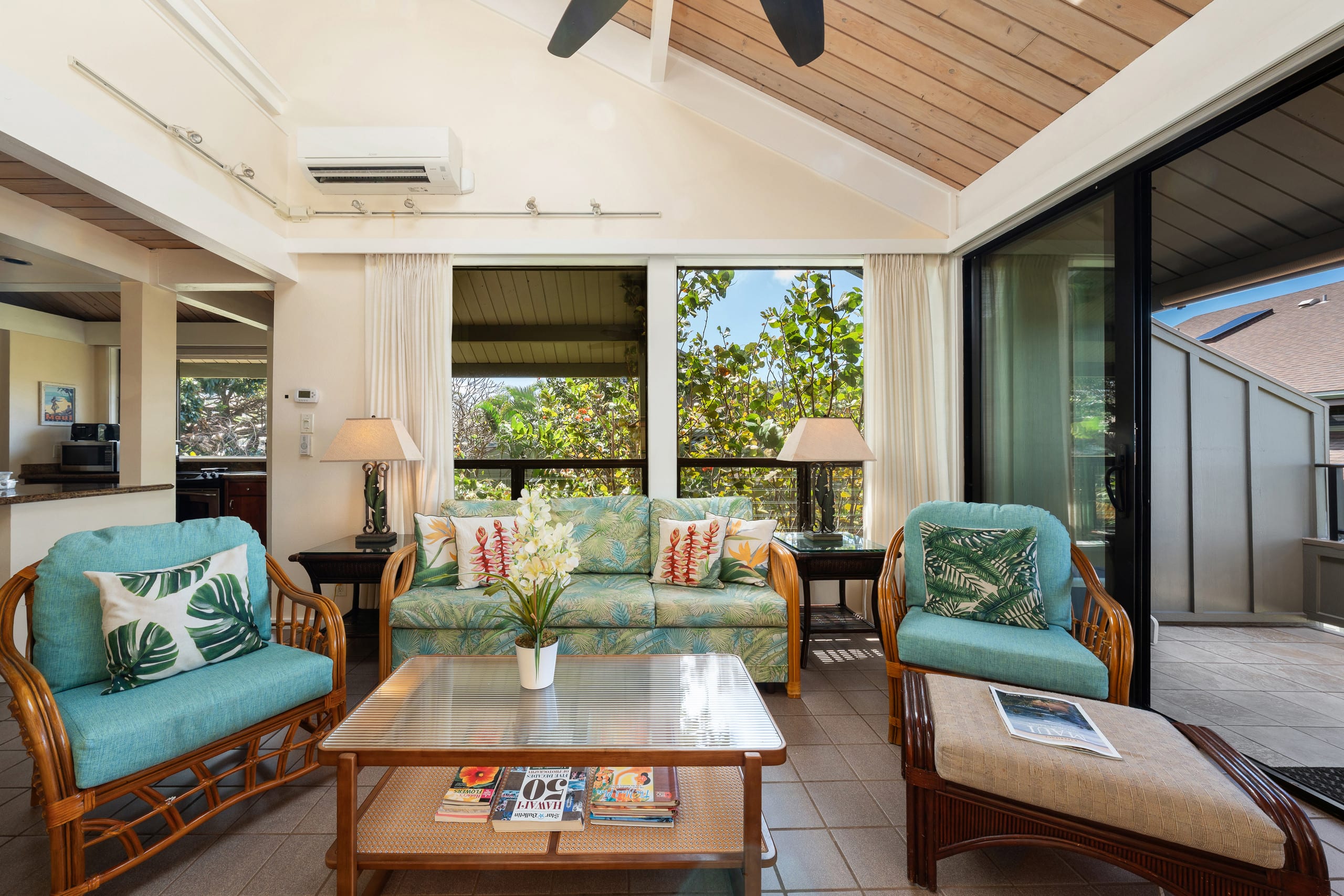 Condo in Lahaina · ★5.0 · 2 bedrooms · 4 beds · 2 baths - Image 14