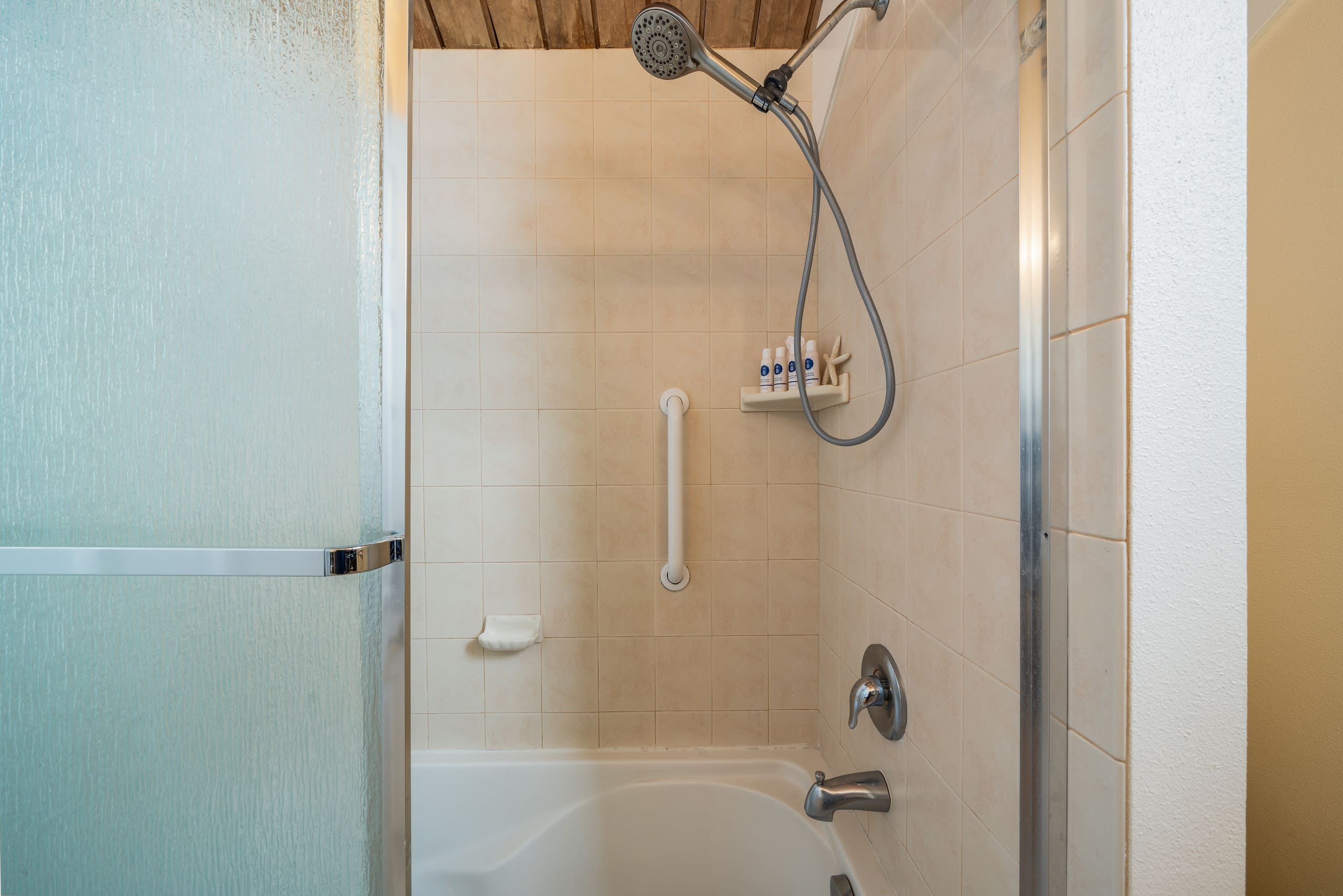 Condo in Lahaina · ★5.0 · 2 bedrooms · 4 beds · 2 baths - Image 28