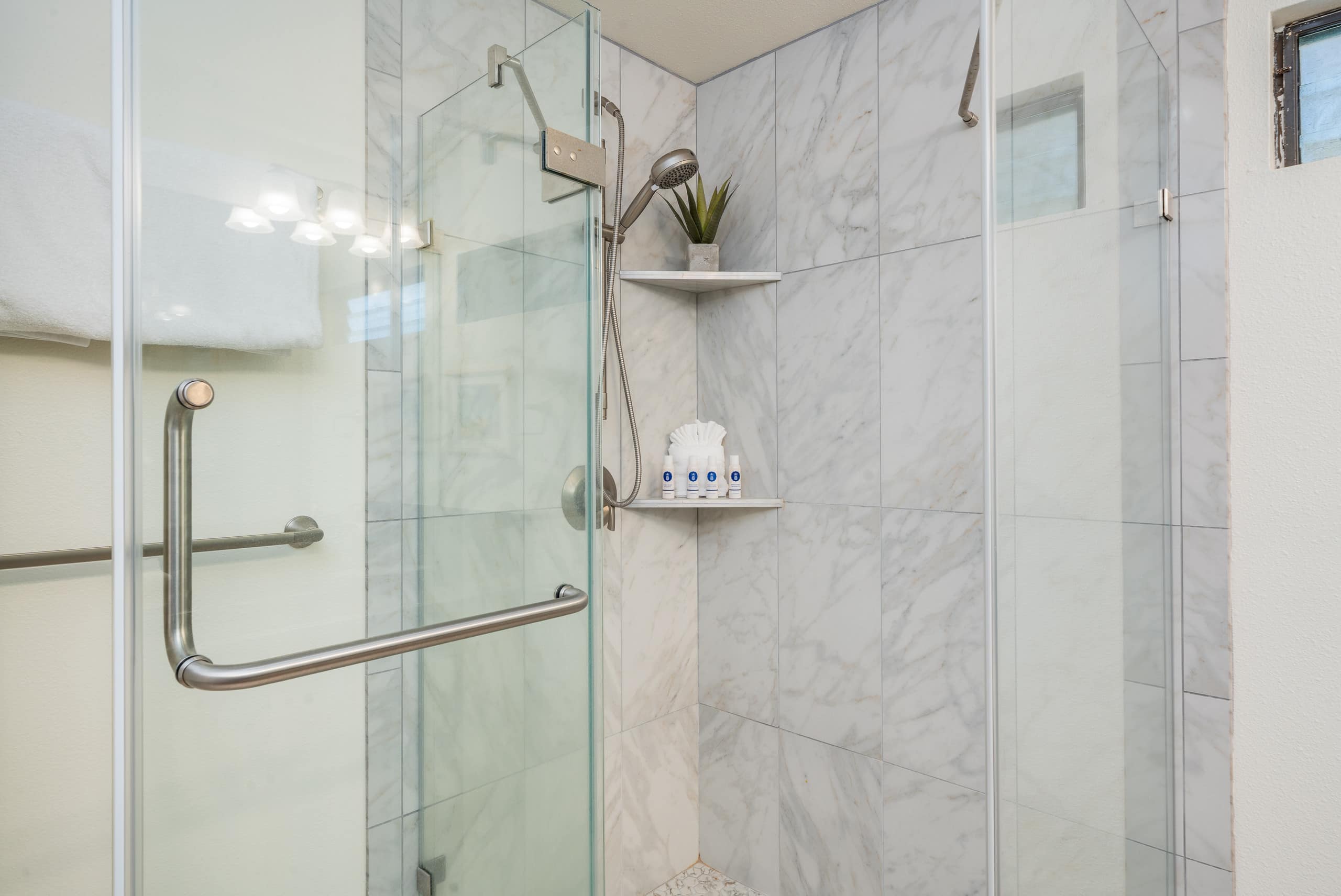 Condo in Lahaina · ★5.0 · 2 bedrooms · 4 beds · 2 baths - Image 33