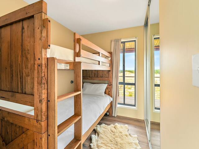 Six-Ten Shores gallery image 5