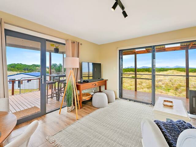 Six-Ten Shores gallery image 2