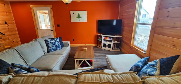 Great North Getaway- Sleeps 10 -Direct Atv Access - Greenville, ME