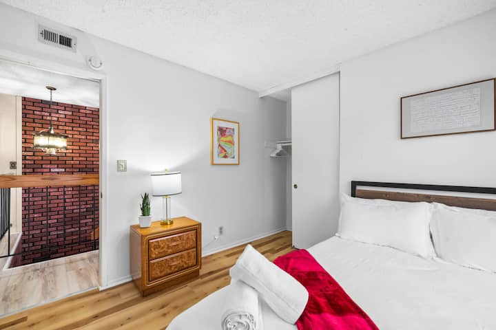 81 - web - or - mls - Radiate _8916CapricornWay -81