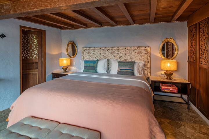 Car005 – Luxury villa in San Diego, Cartagena