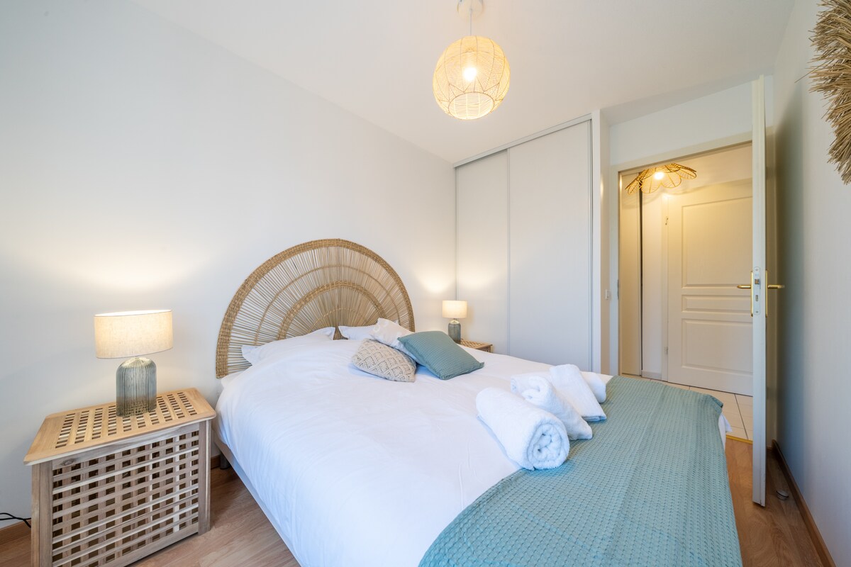 والسرير مقاس 160 × 200 لليالي الهادئة