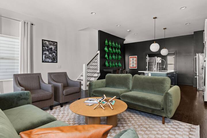 A11 ~ 12 Beds on 12 South in Gulch ~ New Remodel gallery image 3