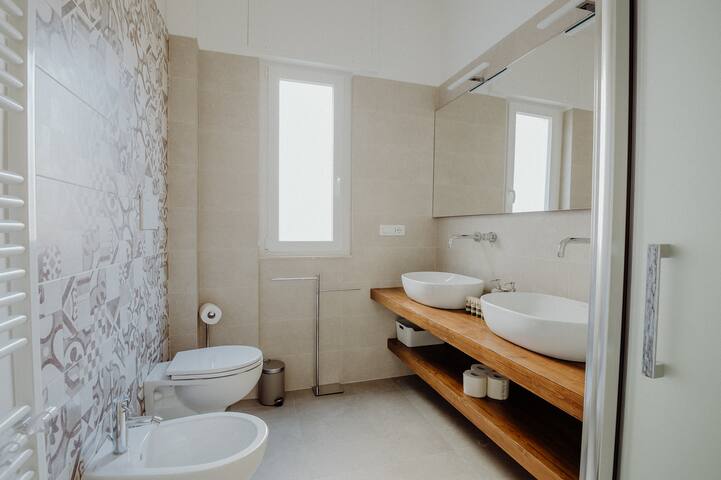 Spacious Apartment up to 10 guests gallery image 3