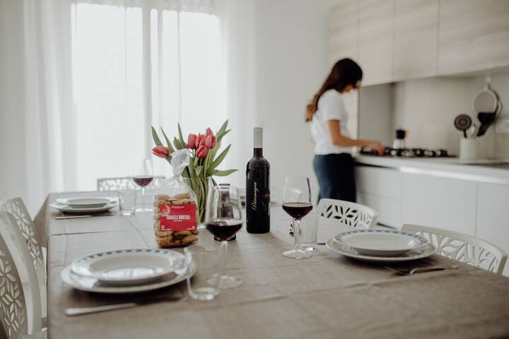 Spacious Apartment up to 10 guests gallery image 2