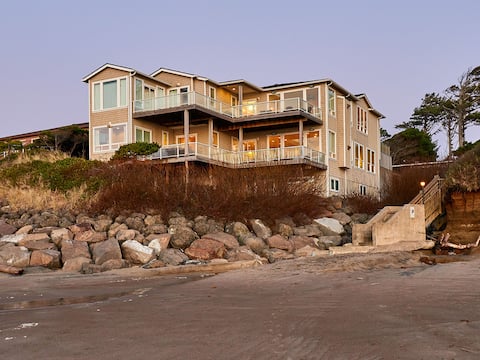 Admiral's 9/9 Gleneden Beach. Whale watching