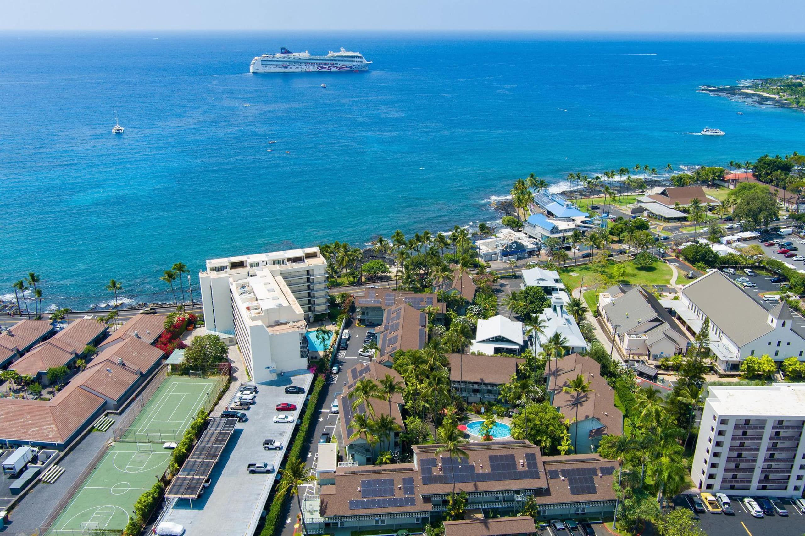 Condo in Kailua-Kona · ★4.67 · 1 bedroom · 2 beds · 1 private bath - Image 28