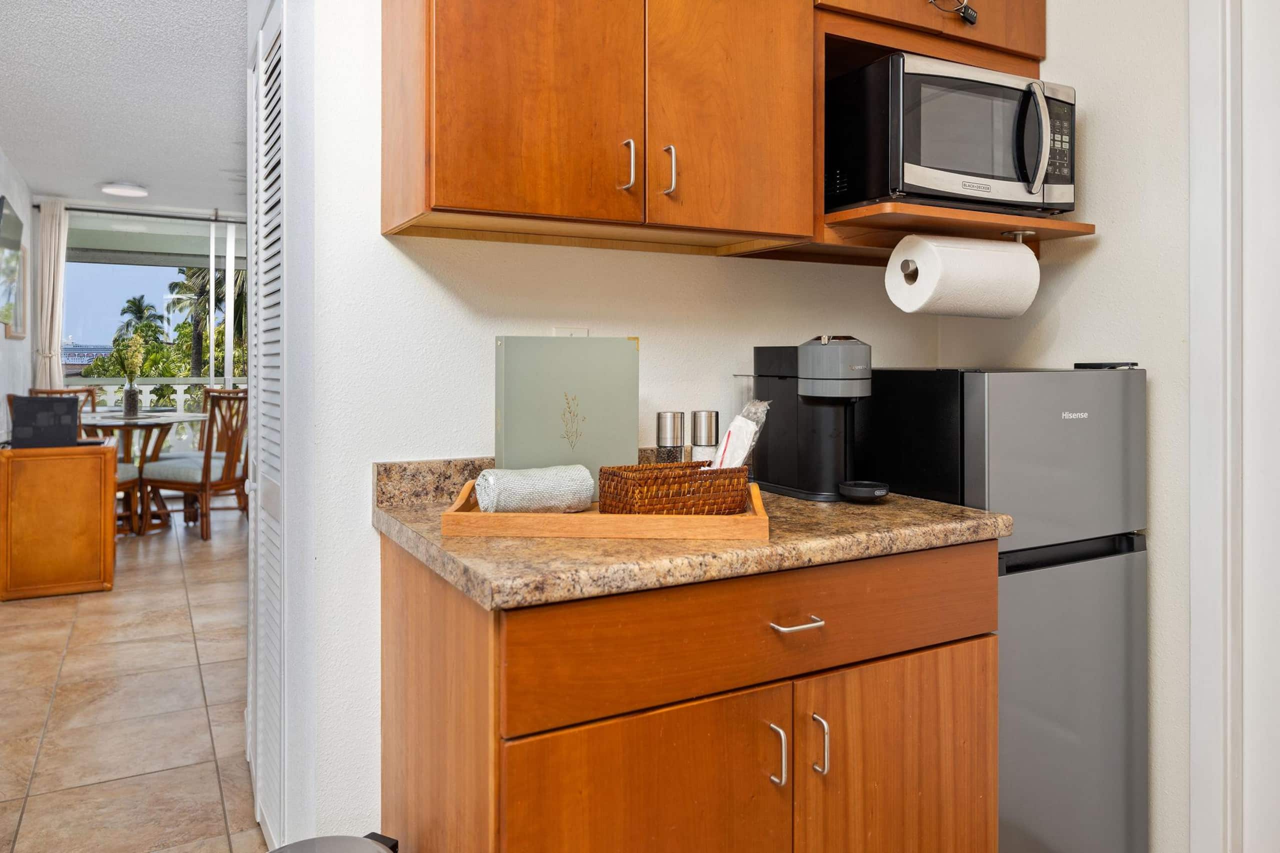 Condo in Kailua-Kona · ★4.67 · 1 bedroom · 2 beds · 1 private bath - Image 8