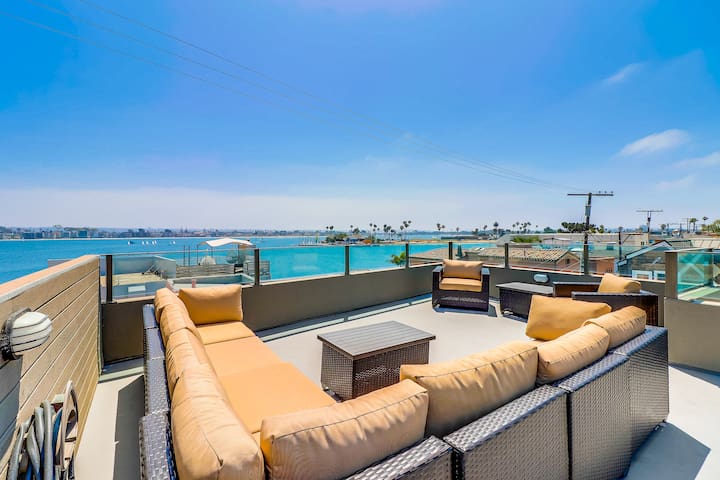 Single Family | Steps to Bay & Beach & Shops