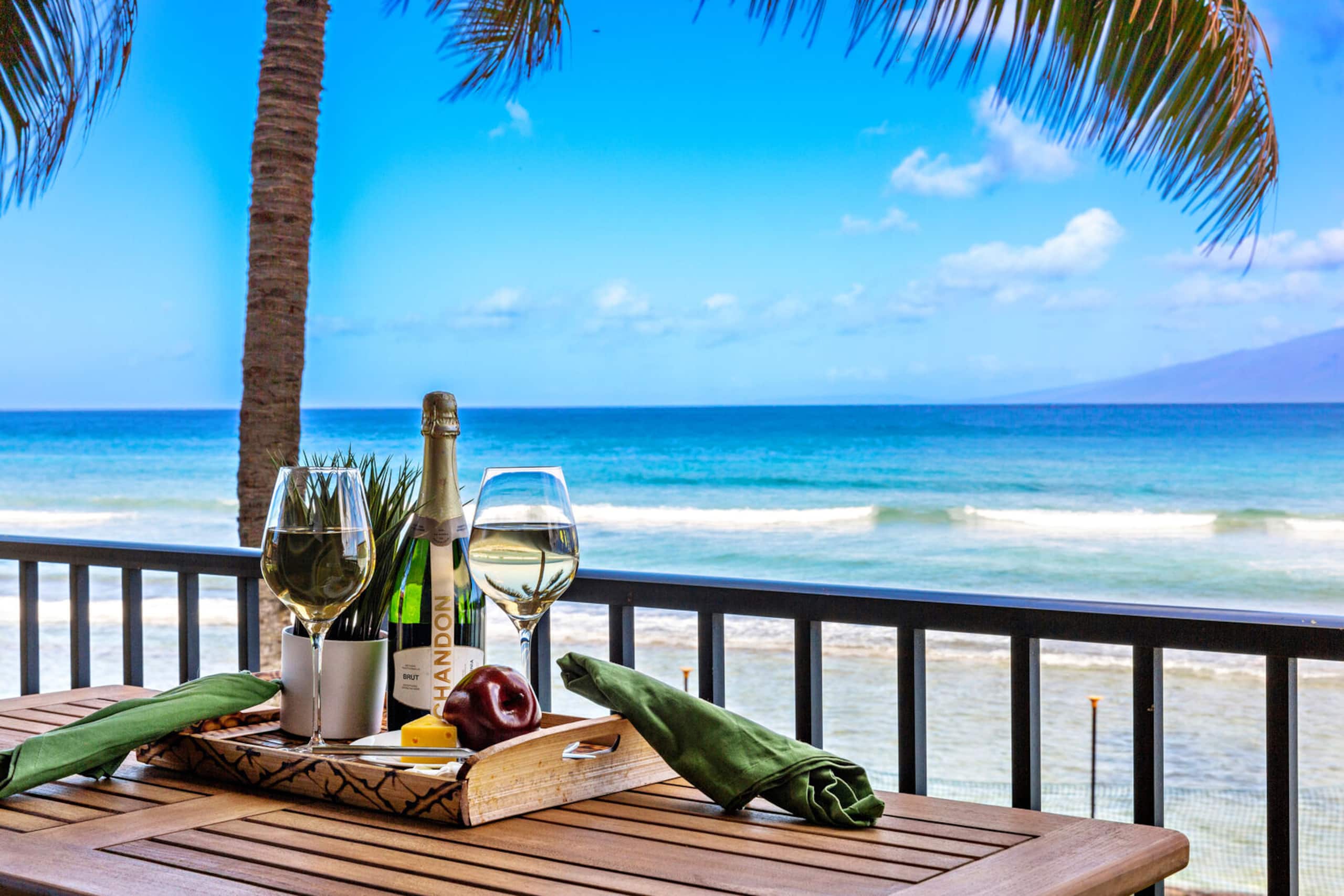Condo in Lahaina · ★5.0 · 1 bedroom · 2 beds · 1 bath - Image 1