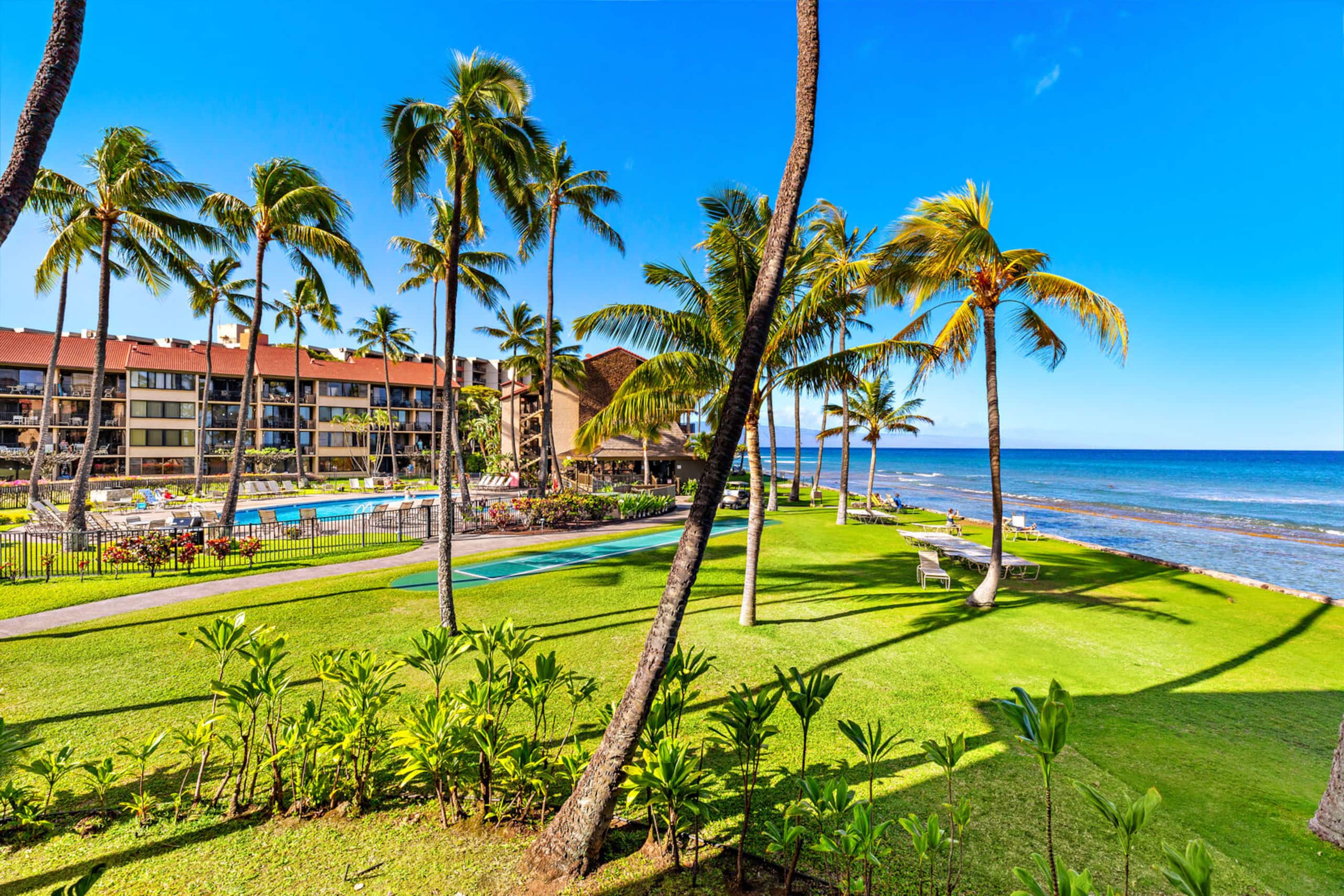 Condo in Lahaina · ★5.0 · 1 bedroom · 2 beds · 1 bath - Image 4