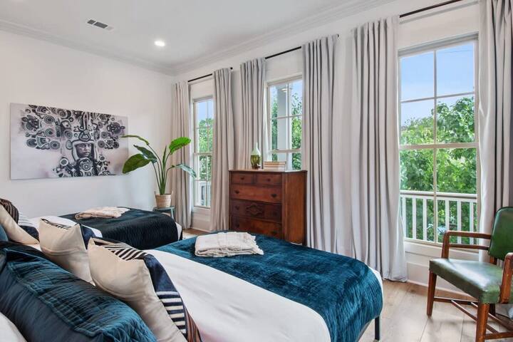 Retreat near Frenchmen | Heated Private Pool gallery image 2