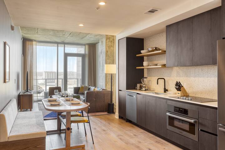 Luxe High Rise Near DT Austin | Rooftop Pool + Gym gallery image 4