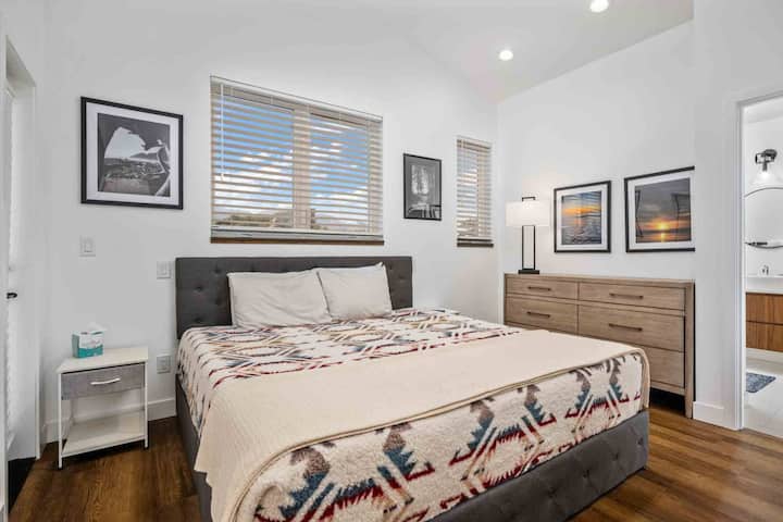 Özünüzü soyuq bir günə qədər yatın və müalicə edin. Layiqsiniz, tətildəsiniz!