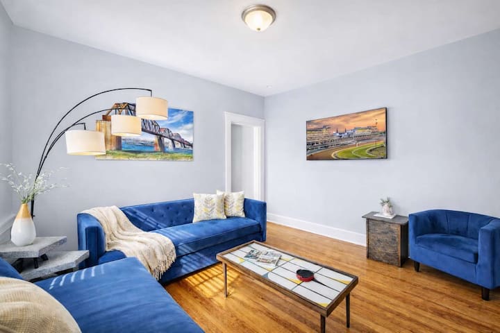 Spacious Retro-inspired Home In Near Downtown - Louisville, KY