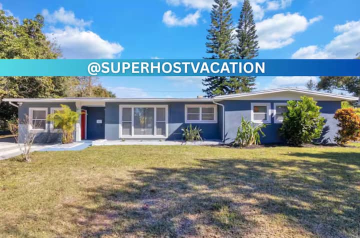 Orlando Pool House Vacation Home | Pet Friendly - Orlando