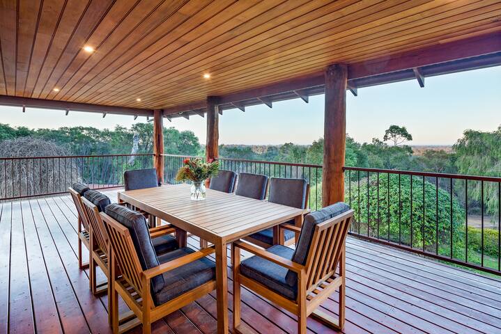 The Manor: Family Country Retreat Near the Coast gallery image 4