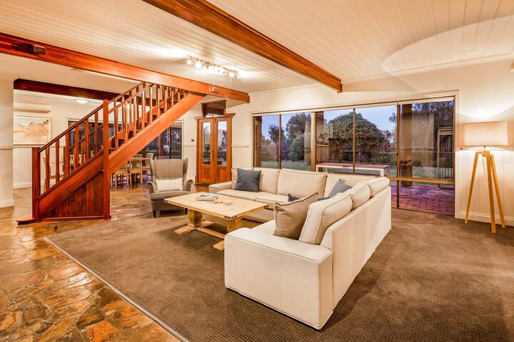 The Manor: Family Country Retreat Near the Coast gallery image 2