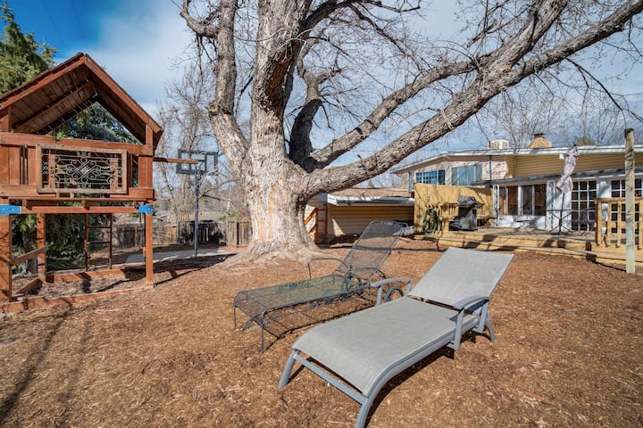 4bdfamily Home Heart Of Cos, Lrg Backyard,gameroom - Colorado Springs, CO