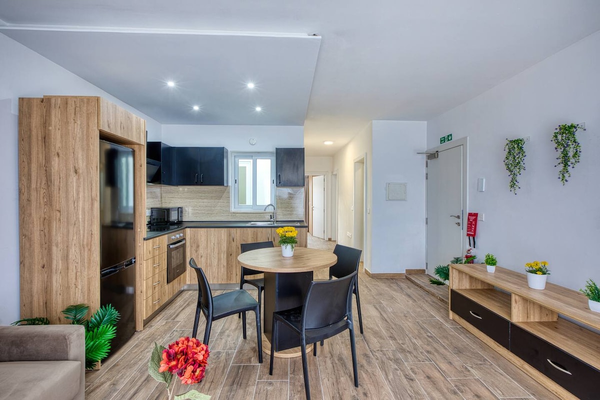 Modern, Central 2BR Penthouse – Valletta View