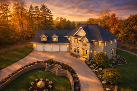 Touchdown Retreat | Indoor Pool, Hot Tub & Games!