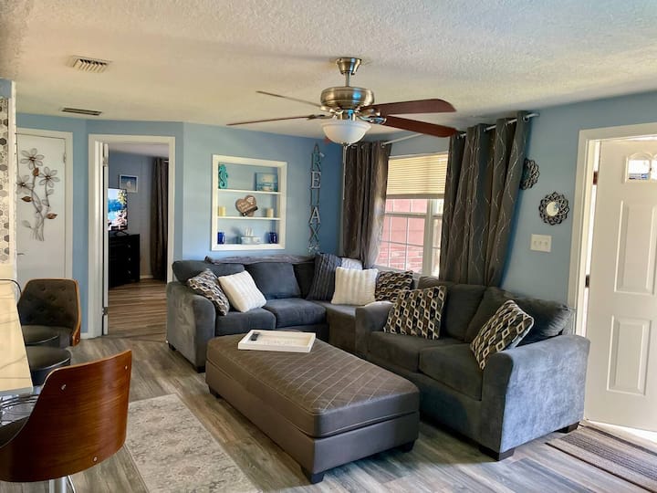Gulfside Getaway - Beaches & Downtown - New Port Richey