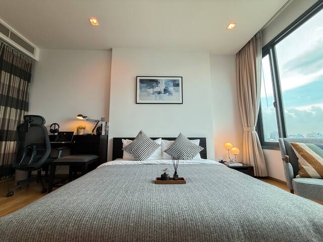 Grand Duplex 2BR︱Ultra Fast WiFi ︱BTS Thonglor gallery image 2