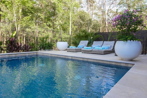 Luxury 6-Bed Beachside Haven in Playa Grande